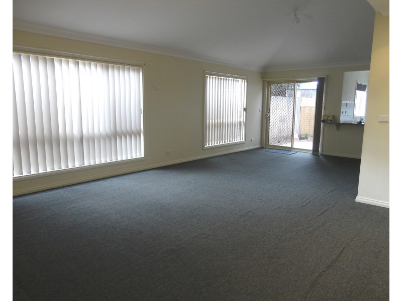 1/22 Hawkes Drive, Mill Park VIC 3082