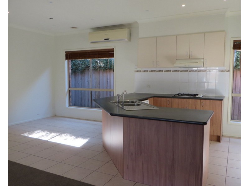 14 Kylemore Drive, South Morang VIC 3752