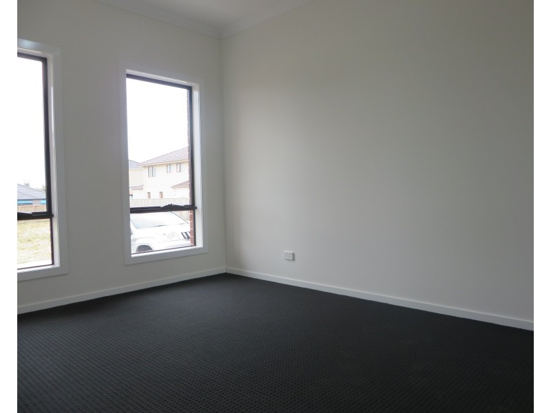 12 Pribislaw Crescent, Epping VIC 3076