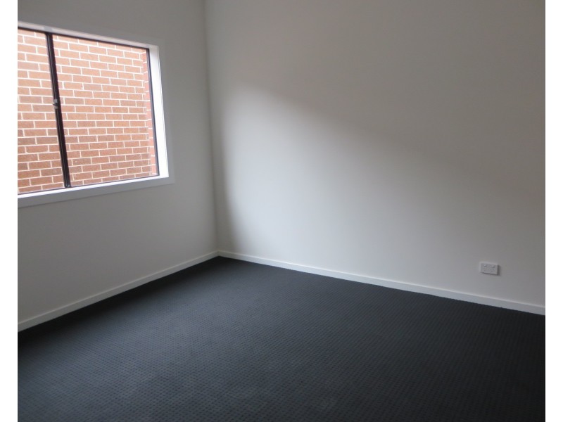 12 Pribislaw Crescent, Epping VIC 3076