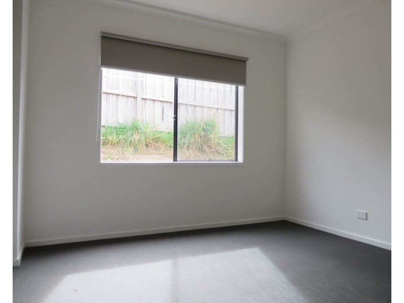 8 Witchazel Drive, South Morang VIC 3752