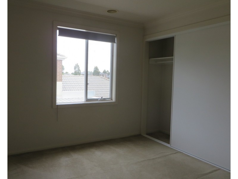 12 Brentwood Place, Roxburgh Park VIC 3064