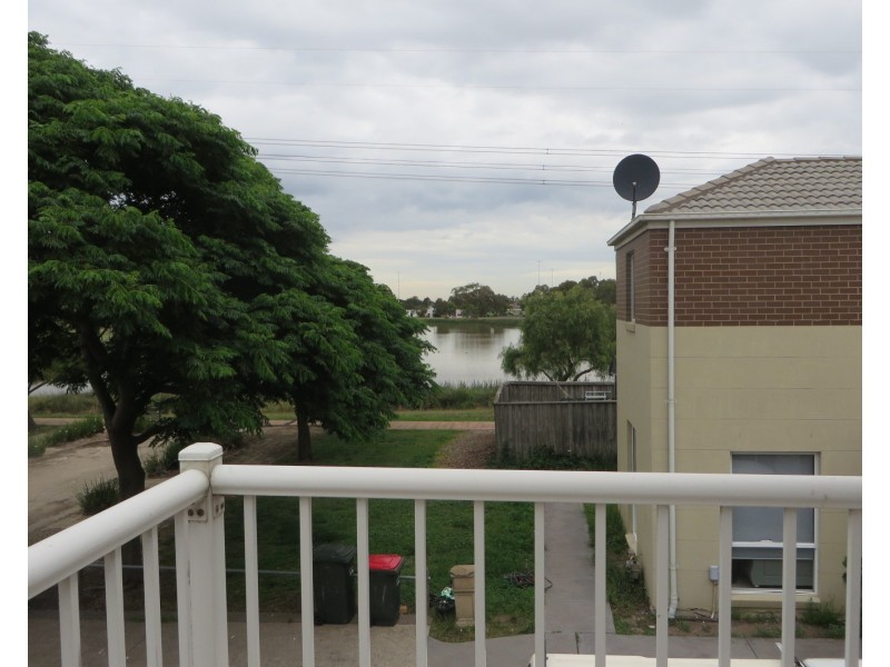 12 Brentwood Place, Roxburgh Park VIC 3064