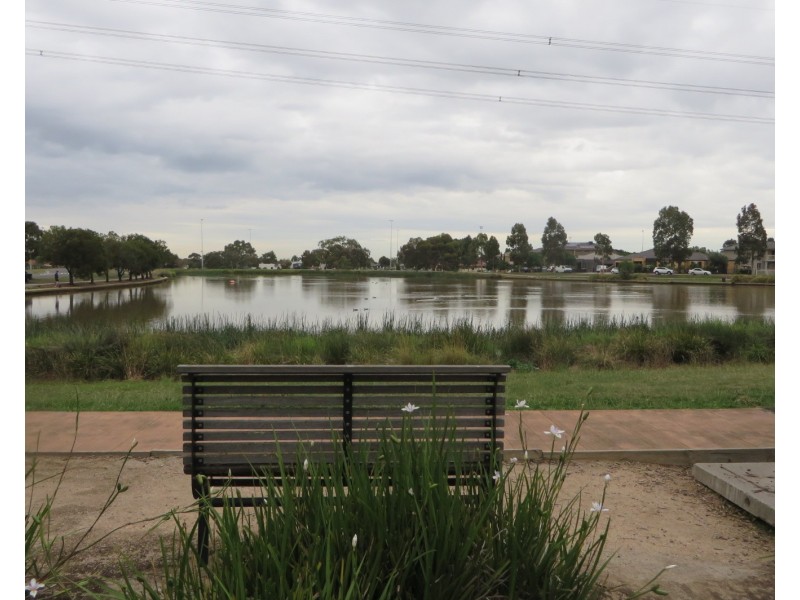 12 Brentwood Place, Roxburgh Park VIC 3064