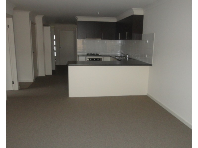 8/12 Kirkland Court, Epping VIC 3076