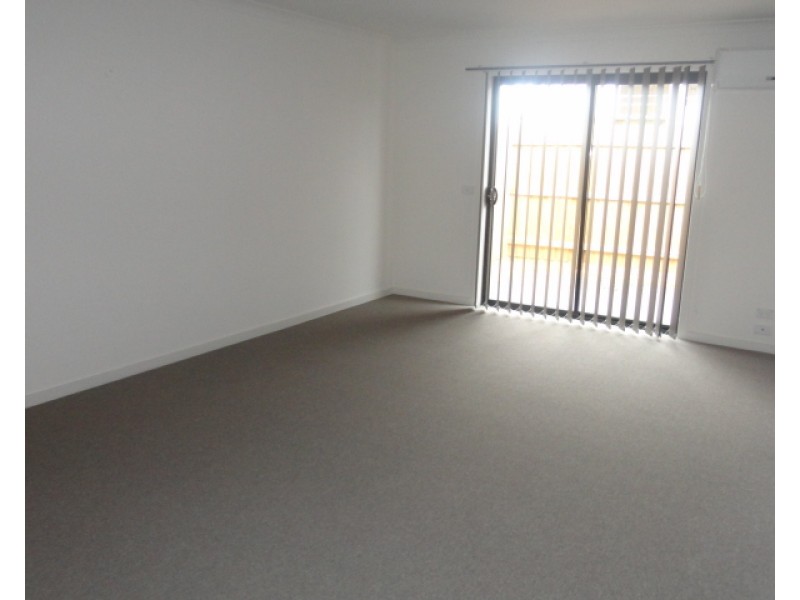 8/12 Kirkland Court, Epping VIC 3076