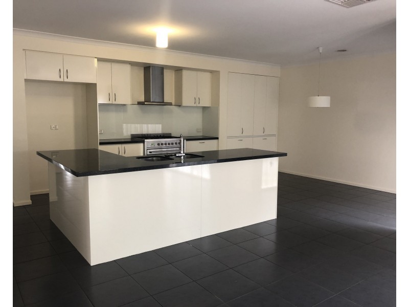 28 Sunridge Drive, Mernda VIC 3754