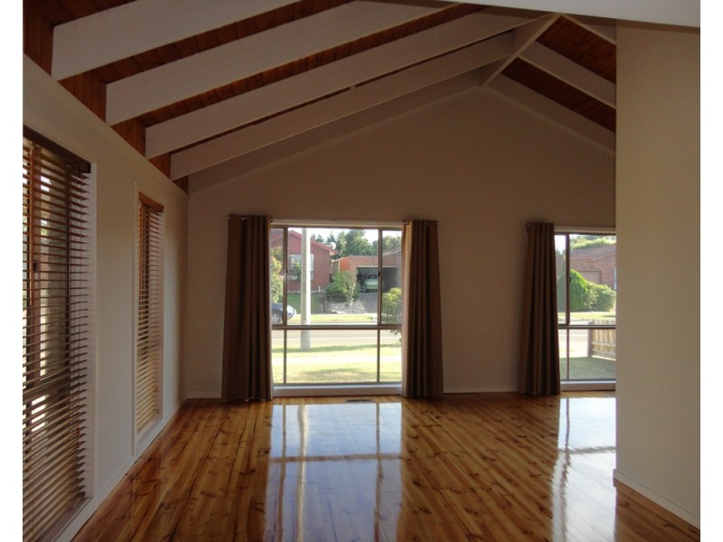 111 Centenary Drive, Mill Park VIC 3082