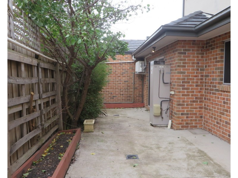 2/84 Maude Avenue, Glenroy VIC 3046
