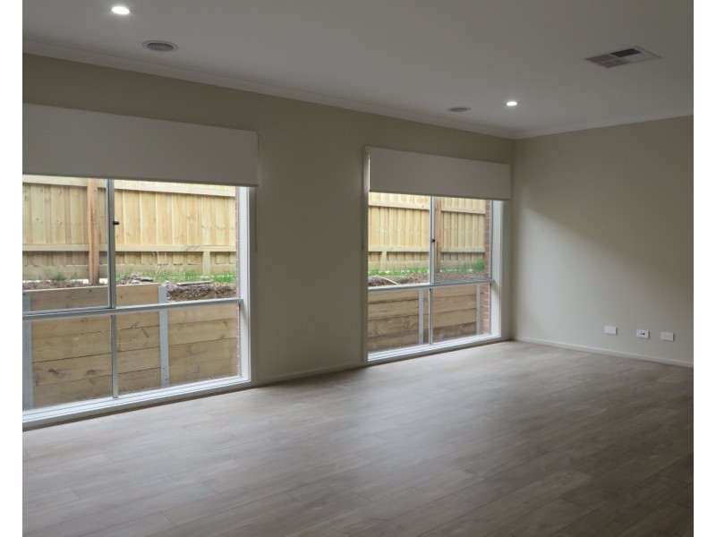 17 College Road, Doreen VIC 3754