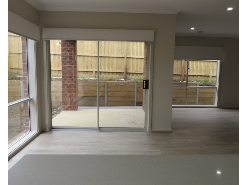 17 College Road, Doreen VIC 3754