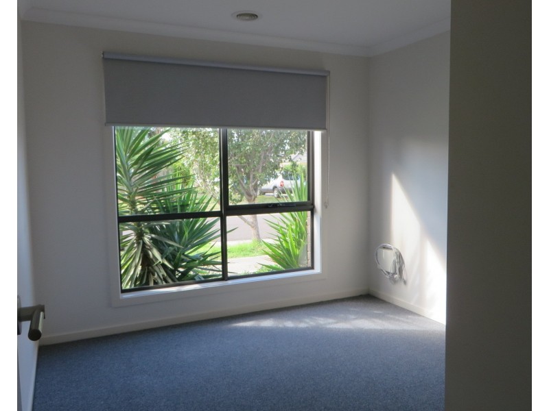 6 Twigrush Place, Brookfield VIC 3338