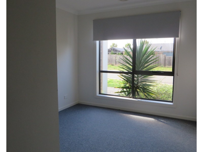 6 Twigrush Place, Brookfield VIC 3338