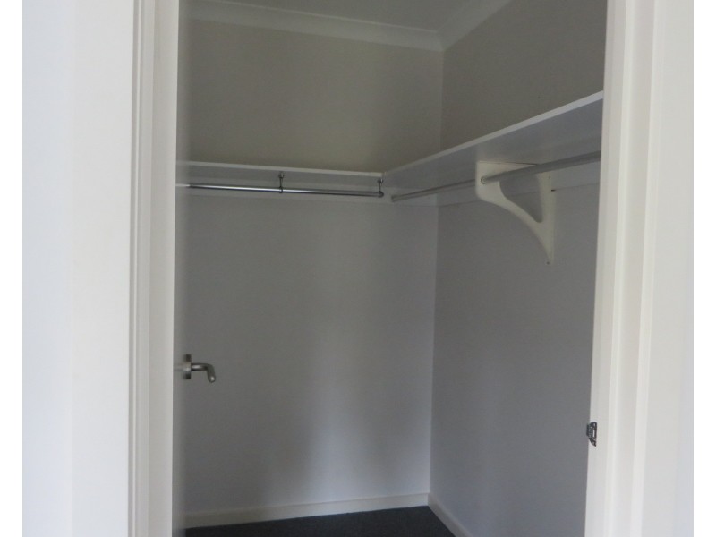 6 Twigrush Place, Brookfield VIC 3338