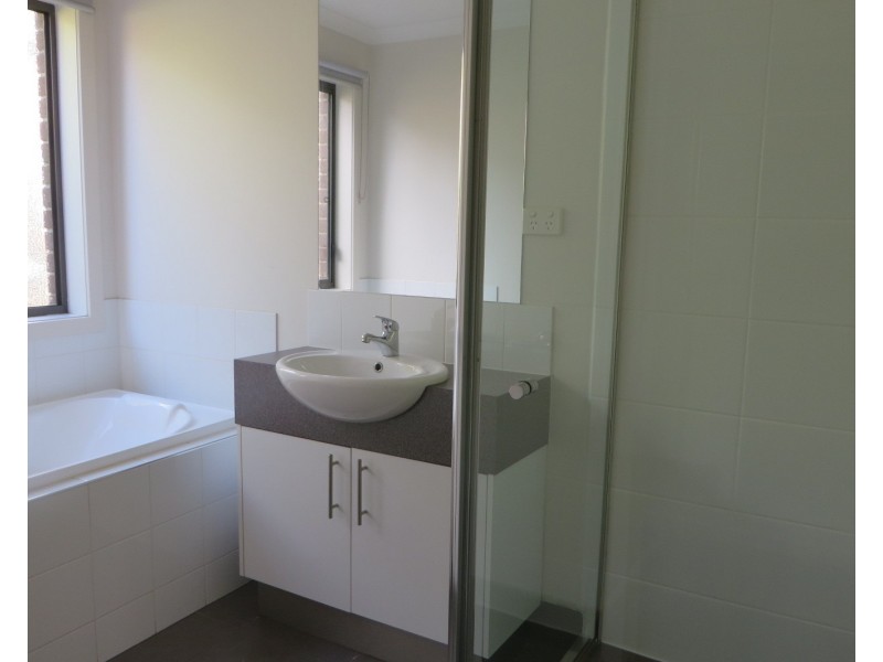 6 Twigrush Place, Brookfield VIC 3338