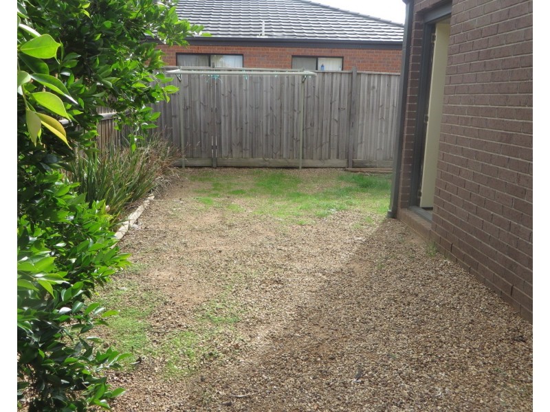 6 Twigrush Place, Brookfield VIC 3338