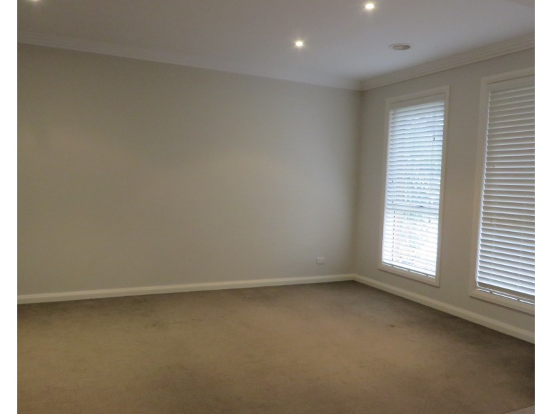 28 Gravlier Way, South Morang VIC 3752