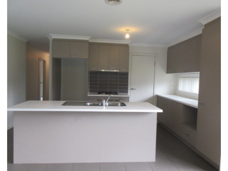 12 Woodridge Crescent, Doreen VIC 3754