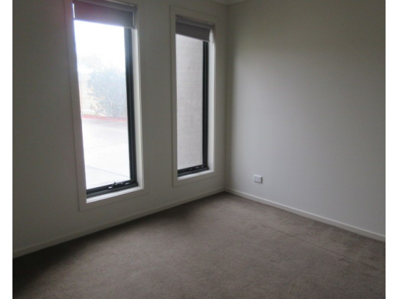 12 Woodridge Crescent, Doreen VIC 3754