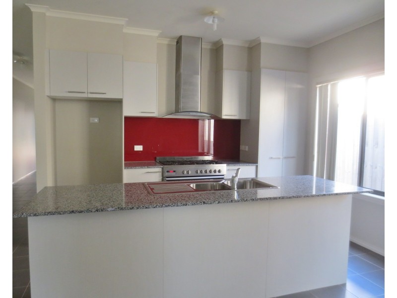 15 Starlight Gardens, Epping VIC 3076