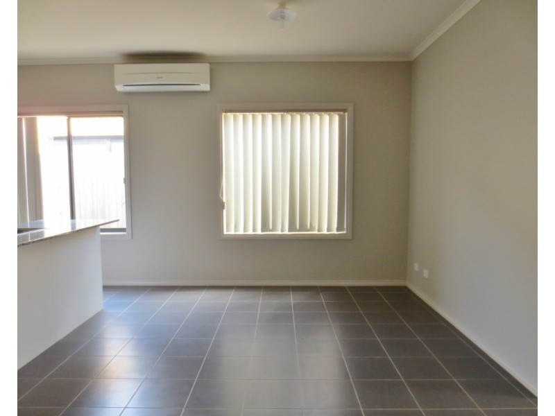 15 Starlight Gardens, Epping VIC 3076