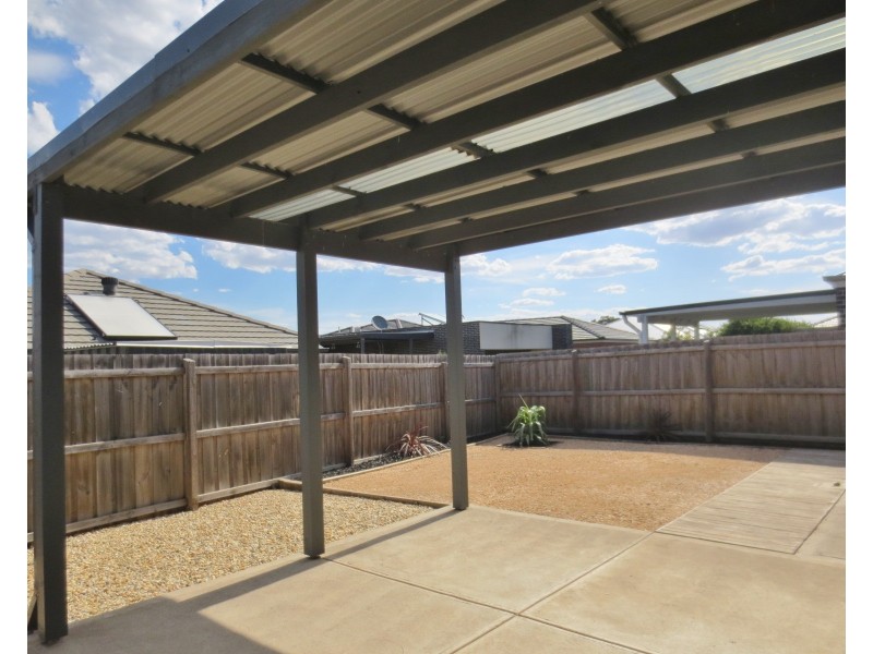 15 Starlight Gardens, Epping VIC 3076