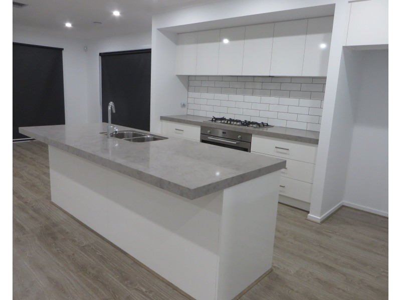 37 Fadaro Street, Kalkallo VIC 3064