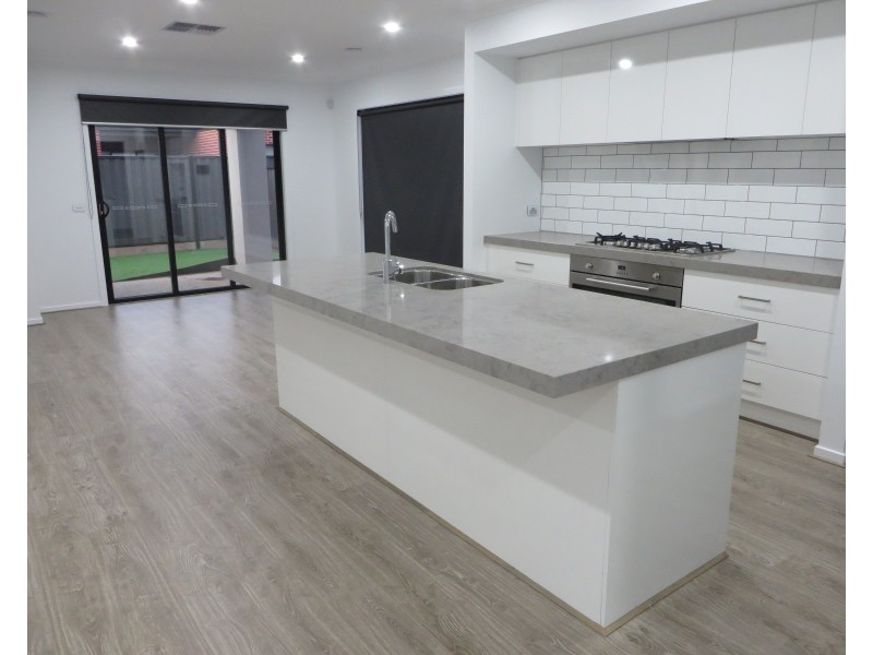 37 Fadaro Street, Kalkallo VIC 3064