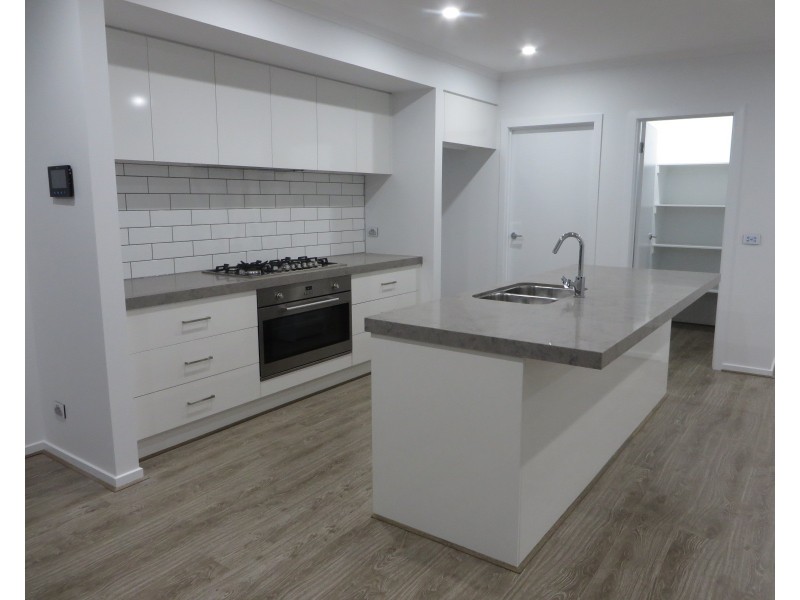 37 Fadaro Street, Kalkallo VIC 3064