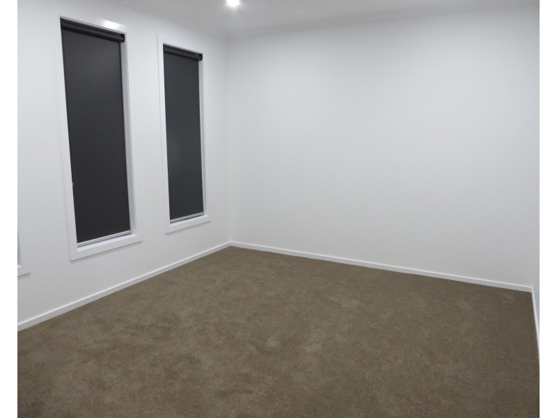 37 Fadaro Street, Kalkallo VIC 3064