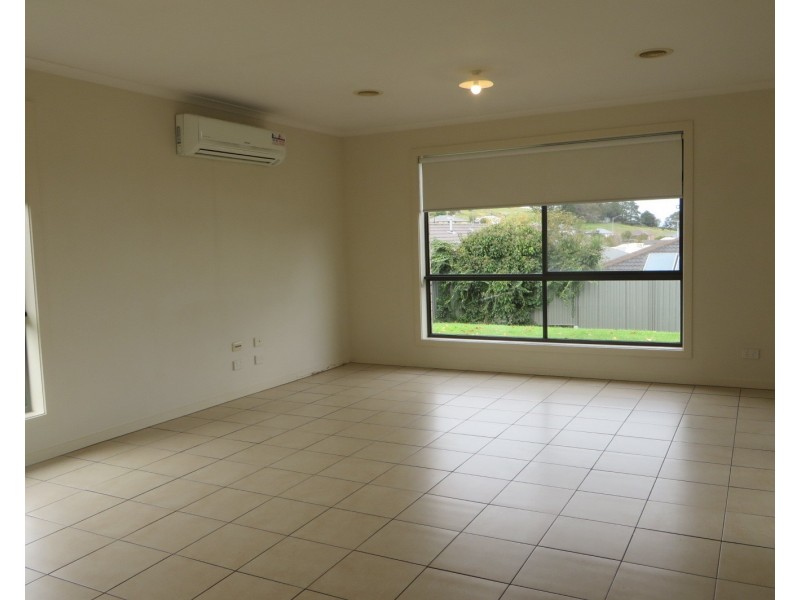 3 Doonie Way, Pakenham VIC 3810