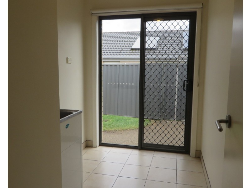 3 Doonie Way, Pakenham VIC 3810