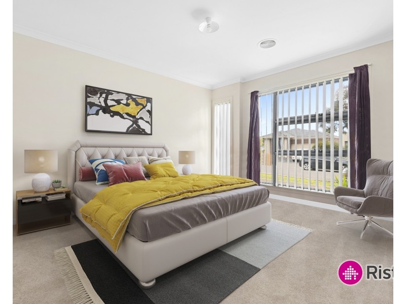 18 Mystic Grove, Point Cook VIC 3030