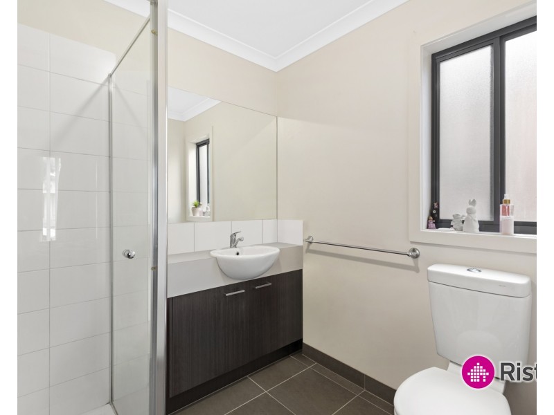 18 Mystic Grove, Point Cook VIC 3030