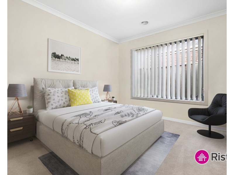 18 Mystic Grove, Point Cook VIC 3030