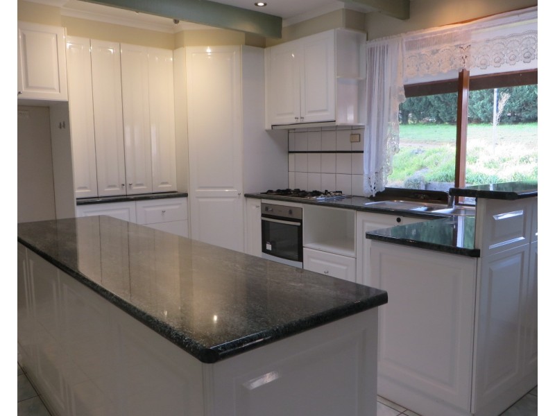 675 Bridge Inn Road, Doreen VIC 3754