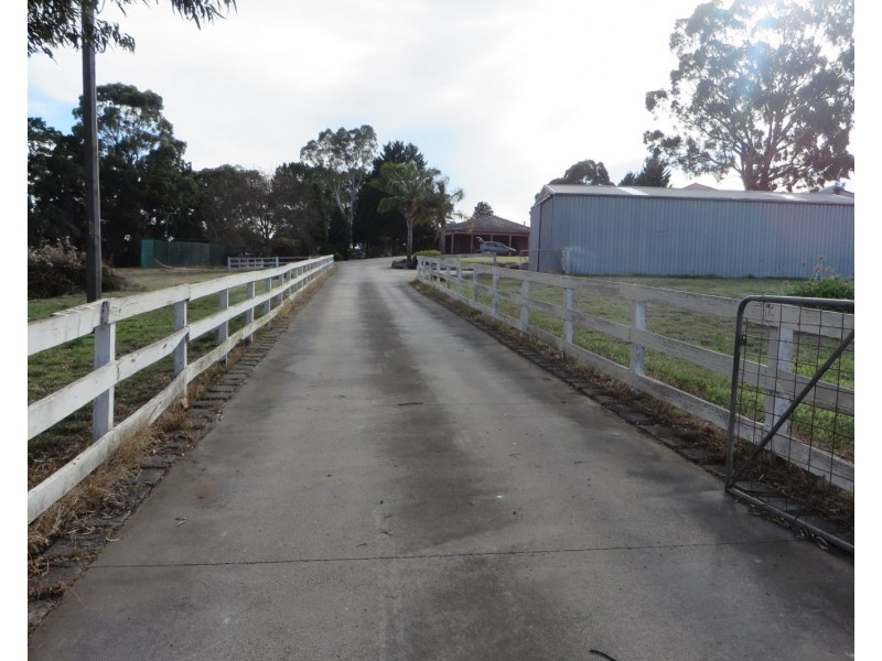 675 Bridge Inn Road, Doreen VIC 3754