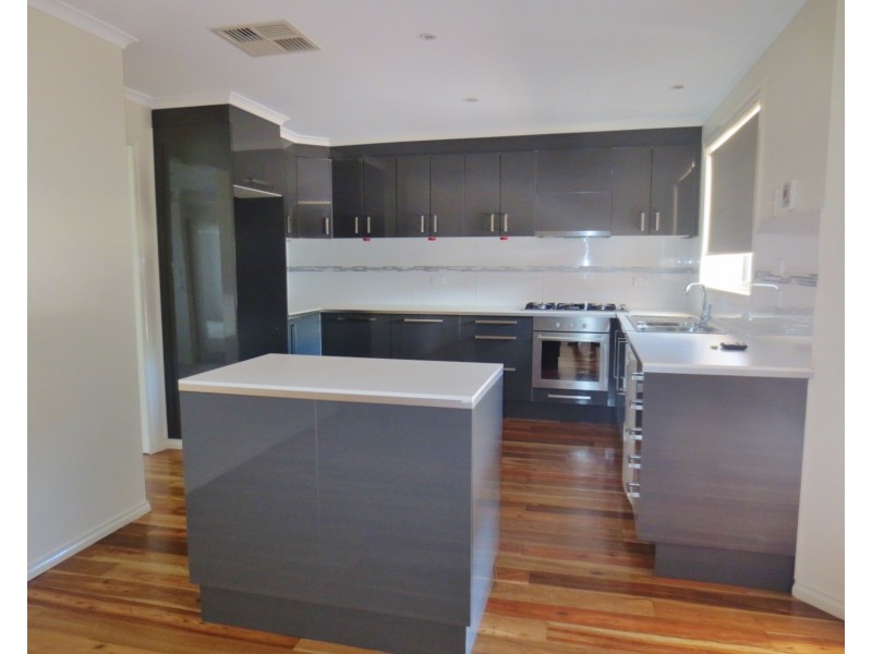 27 Jolly Terrace, South Morang VIC 3752