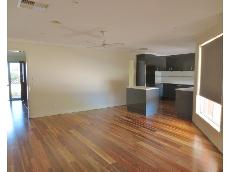 27 Jolly Terrace, South Morang VIC 3752