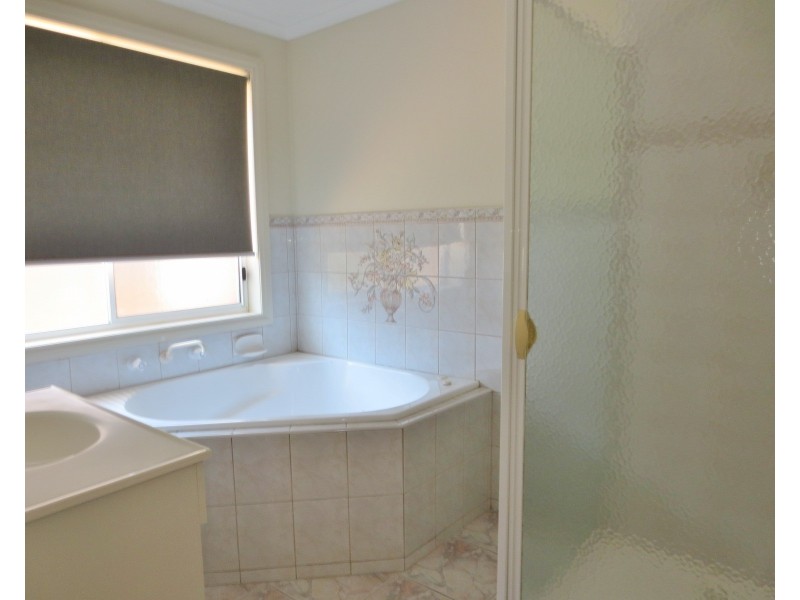 27 Jolly Terrace, South Morang VIC 3752