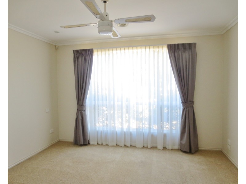 27 Jolly Terrace, South Morang VIC 3752