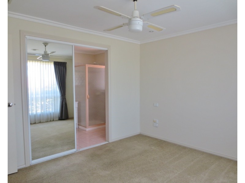 27 Jolly Terrace, South Morang VIC 3752