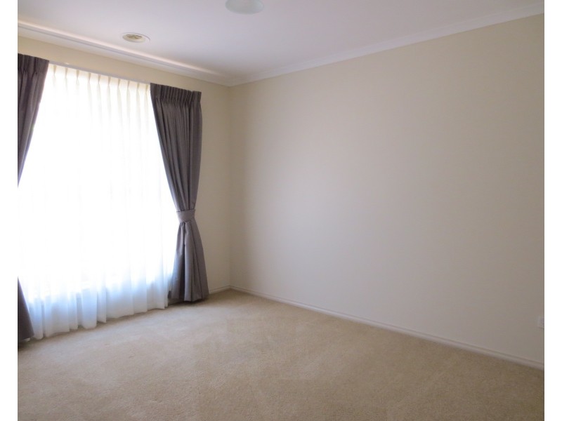 27 Jolly Terrace, South Morang VIC 3752