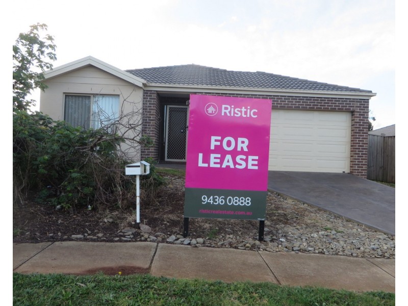 12 Claret Ash Boulevard, Melton West VIC 3337