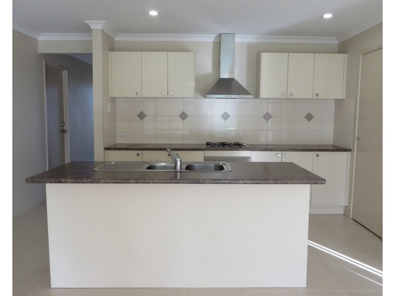 12 Claret Ash Boulevard, Melton West VIC 3337