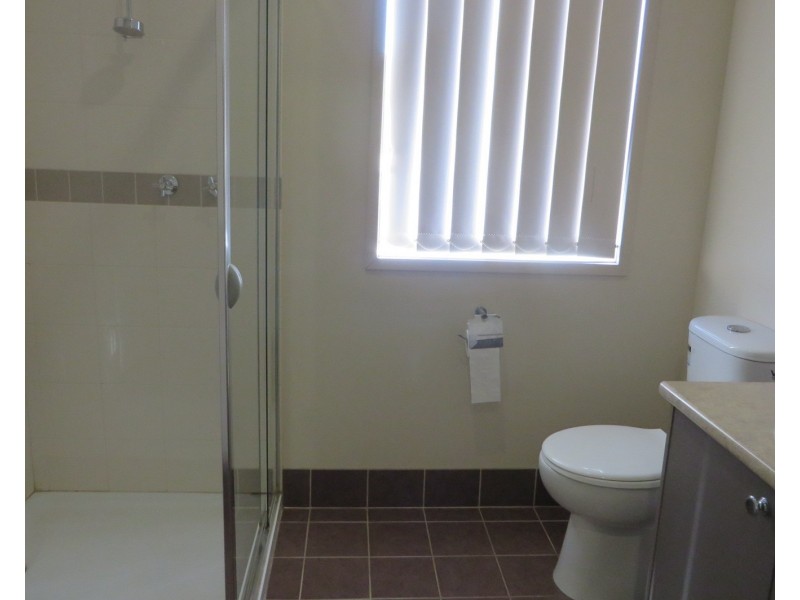 12 Claret Ash Boulevard, Melton West VIC 3337