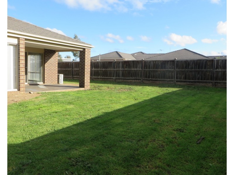 12 Claret Ash Boulevard, Melton West VIC 3337
