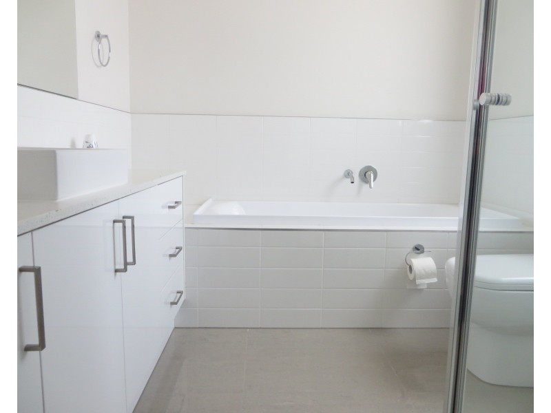 2/26 Valencia Street, Glenroy VIC 3046