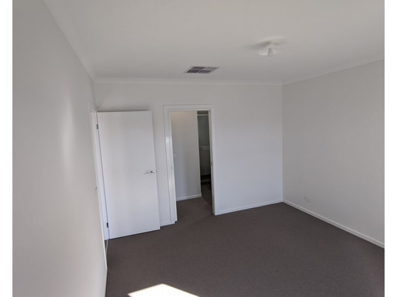 8 Binap Road, Epping VIC 3076