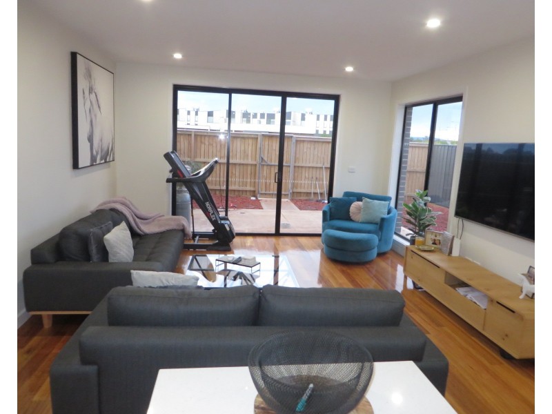 1/90 Saltlake Boulevard, Wollert VIC 3750